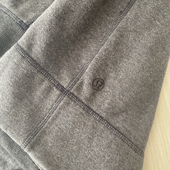 Lululemon Men’s Revolve Henley Sweatshirt Gray XL - Picture 7 of 7